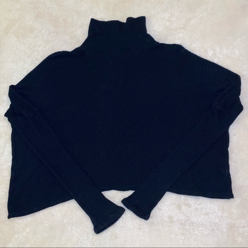 Me to We Women’s Black Cropped Turtleneck Sweater Size S